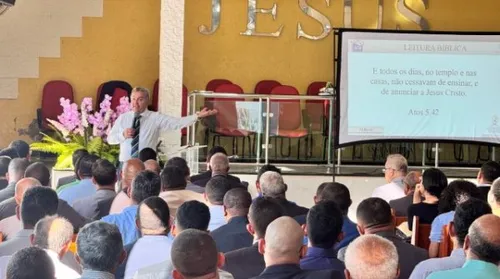 Projeto leva estudos bíblicos aos lares de AL - Imagem