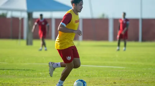 Volante Marco Antônio assina com Vila e não vem para o CRB - Imagem