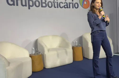 A coluna prestigiou a inauguração do Centro de Pesquisa e Ciência Capilar do Grupo Boticário, no Paraná