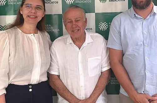 Álvaro Almeida, Jó Pereira e o chef Antônio Mendes nos arremates do Mesa ao Vivo