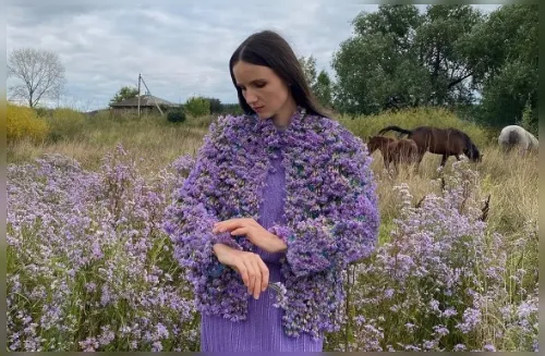 Artista russa une natureza e moda em peças criativas; conheça
