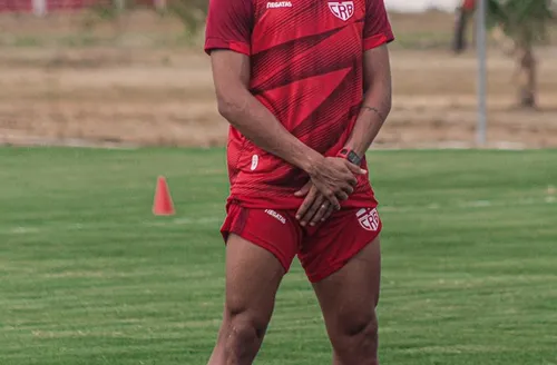 CRB mira jogadores da Série A e do exterior