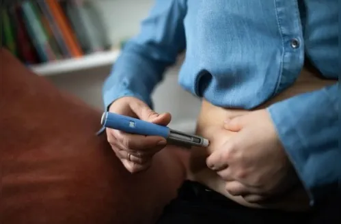 Canetas emagrecedoras podem reduzir efeito do botox, aponta estudo