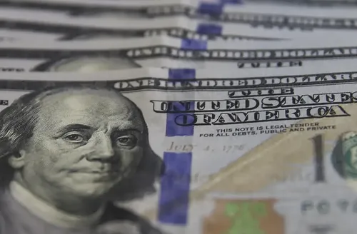 Dólar sobe para R$ 5,33 com espera de dados econômicos nos EUA