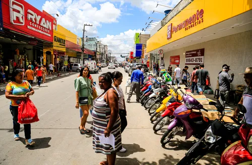 Geração de emprego na cidade supera a média nacional e avança 4,59% em 2025