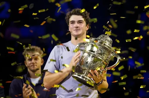 João Fonseca atinge posição histórica após atualização do ranking