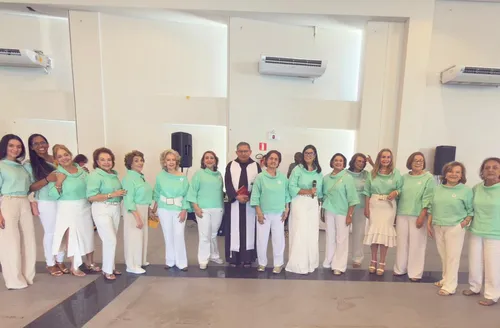 Movimento Dando as Mãos realizou seu tradicional Almoço de Natal no Iate Pajuçara