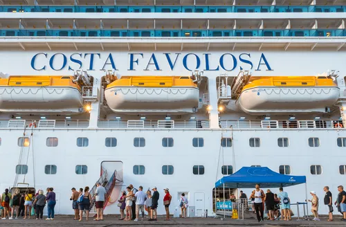 Navio Costa Favolosa abre temporada de cruzeiros em Alagoas