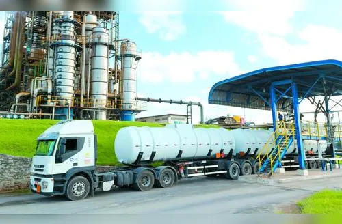 Preço do etanol cai nas usinas e sobe nos postos