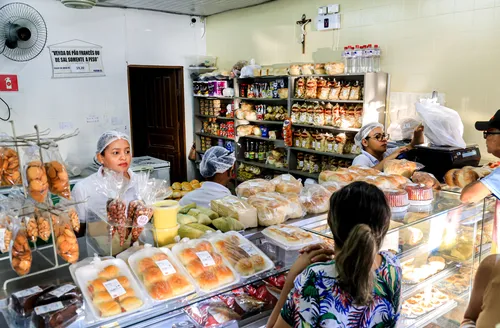 Serviços criam uma nova vaga de trabalho a cada hora em Alagoas