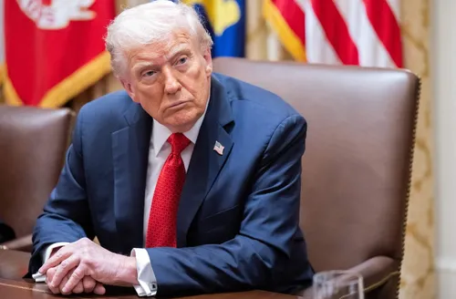 Trump ameaça Hamas em meio à pressão sobre cessar-fogo