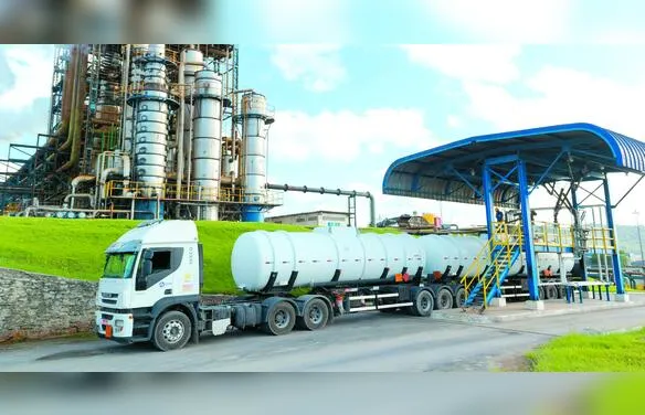 Preço do etanol cai nas usinas e sobe nos postos