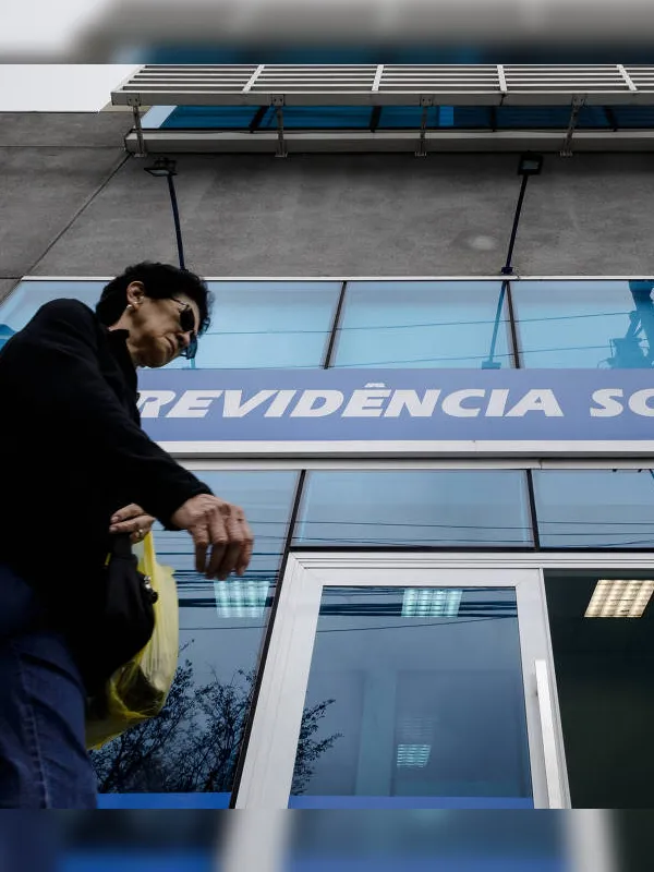 INSS suspende crédito consignado de quatro bancos