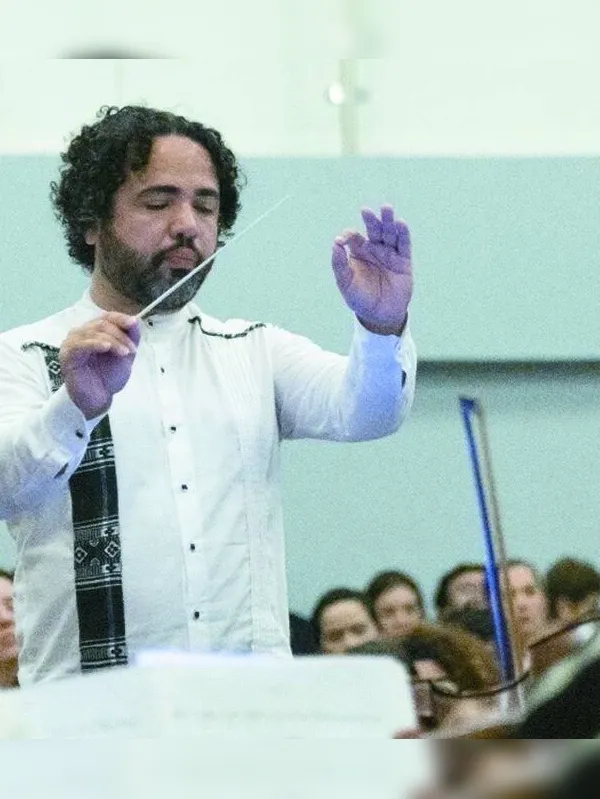 Luiz Martins rege segunda sessão do concerto Nordeste Vivo da Filarmônica de Alagoas
