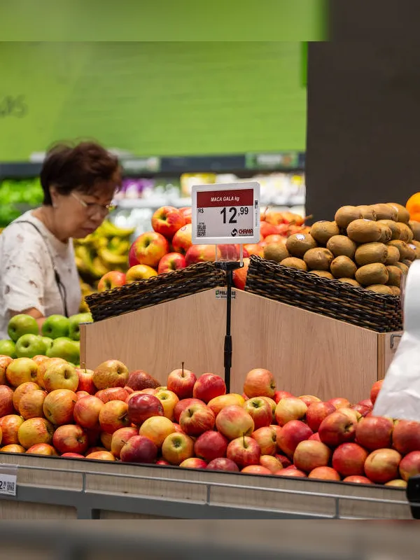 Prévia da inflação acelera em novembro e índice acumulado de 12 meses encosta na meta