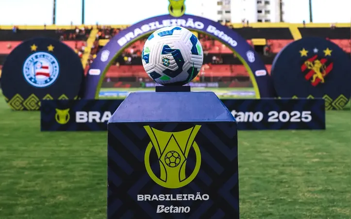 O futebol é um palco que esconde desertos pessoais bem mais duros do que mostram as imagens na TV