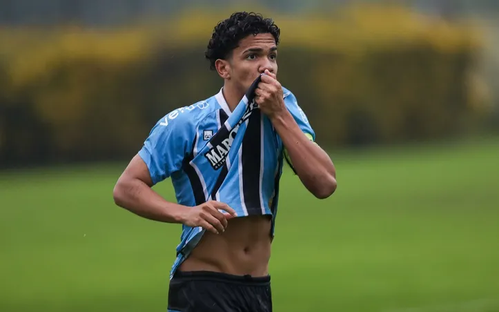 João Borne vem fazendo sucesso e gols no Sub-17 do Grêmio