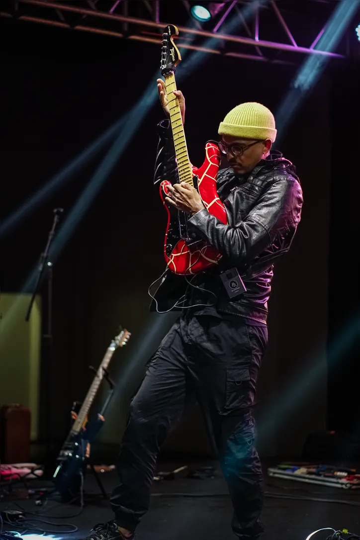 Imagem ilustrativa da imagem Alagoano Paulo Vitor vence o Concurso Guitarra de Ouro