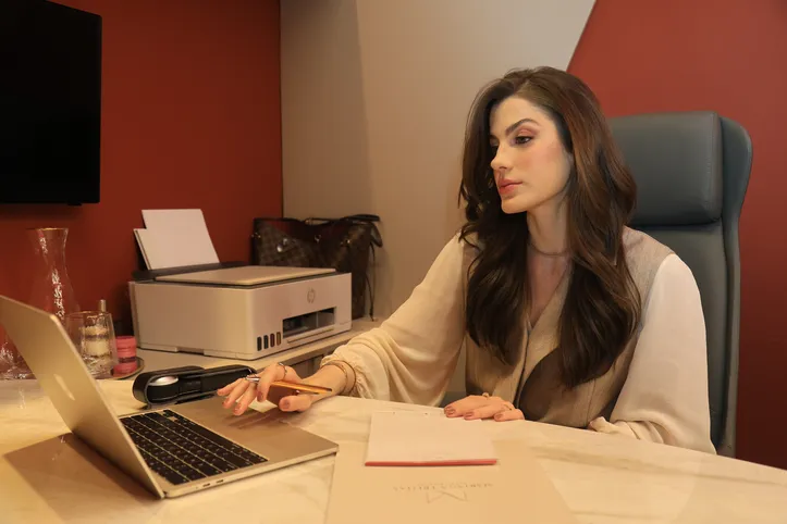 Médica dermatologista Mariana Freitas explica cuidados que devem ser adotados para amenizar manchas

Mariana Freitas - Dermatologista

Foto:@Ailton Cruz