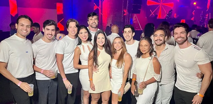 Imagem ilustrativa da imagem Álvaro Almeida, Jó Pereira e o chef Antônio Mendes nos arremates do Mesa ao Vivo