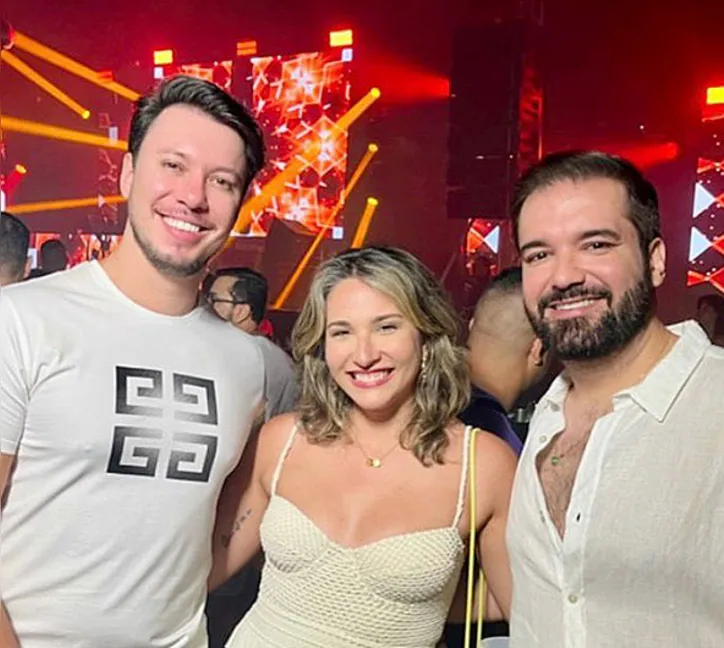 Imagem ilustrativa da imagem Álvaro Almeida, Jó Pereira e o chef Antônio Mendes nos arremates do Mesa ao Vivo