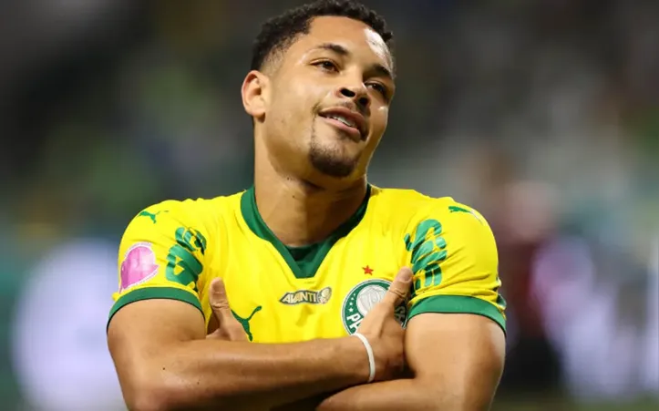 Vitor Roque (Palmeiras) está na lista de convocados de Ancelotti