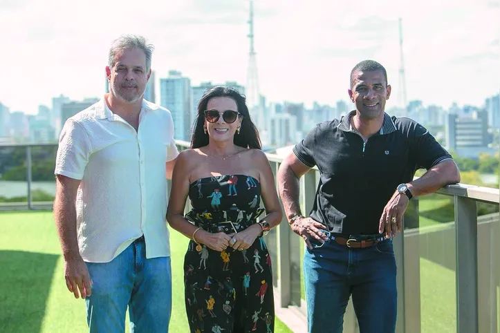 Imagem ilustrativa da imagem Bazar com FelArtes e Le Papier marca abertura do Natal da Club Lyon