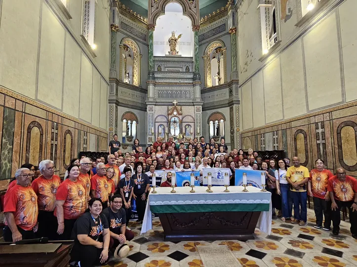 Leigos e leigas da igreja católica, anunciando a fé ao mundo