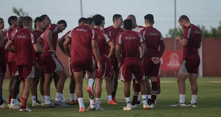 Jogadores do CRB seguem com preparação para jogo de domingo