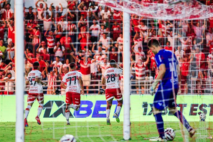 CRB empatou com a Ferroviária, nessa segunda (13), com gols de Mikael e de Dadá Belmonte: 2x2