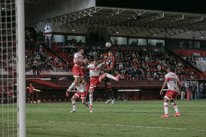 No jogo entre ambos em Goiás, o CRB perdeu para o Dragão: 2x1