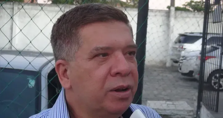 João Feijó segue participando da montagem do elenco do Azulão