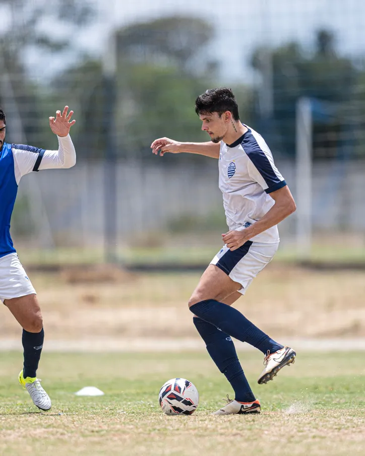 Zagueiro Lucão durante treino dessa quarta, no CT Gustavo Paiva