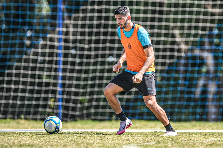 Matheus Mega retorna ao CSA após defender o clube em 2024