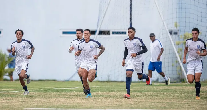Jogadores do Azulão durante treinamento no CT Gustavo Paiva