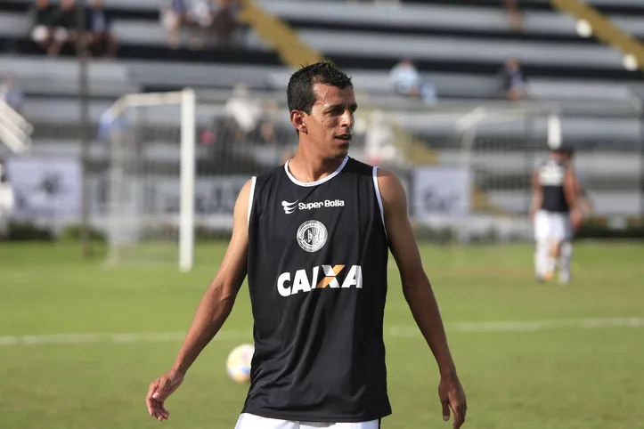 Ex-ASA, Didira vai defender o Penedense na temporada 2026