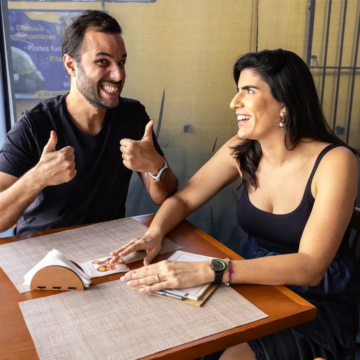 Com leveza e bom humor, Diego e Marcela compartilham experiências com os seguidores 'comilões'