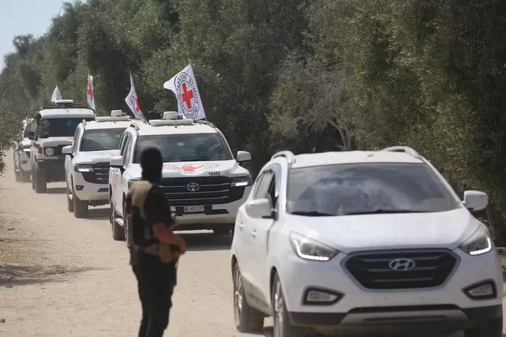 Cruz Vermelha está fazendo o transporte de corpos de reféns israelenses da Faixa de Gaza