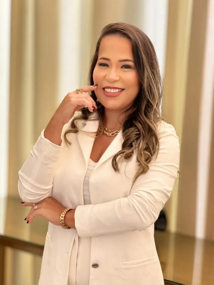 Leônia Meury fala sobre procedimentos mais procurados nesta época do ano