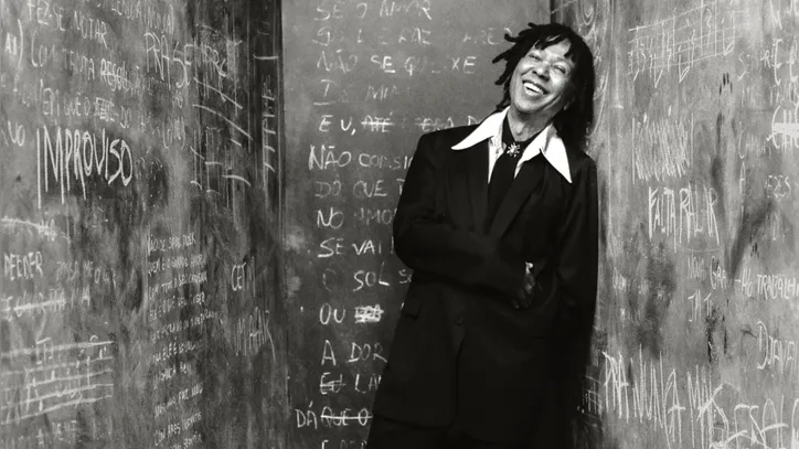 “Improviso” mostra o estado de espírito do artista alagoano e antecipa a turnê “Djavanear 50 anos”, que terá Maceió como última parada