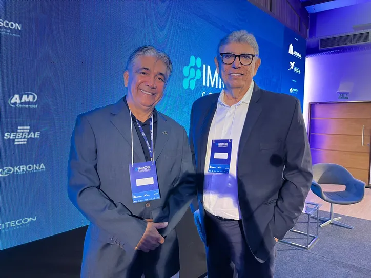 Presidentes do Creci-AL, SÉRGIO CABRAL, e da Ademi-AL, OSMAN RAMIRES, comemoram o sucesso do Immobi Connection, realizado ontem, com palestrantes nacionais e internacionais abordando temas estratégicos para o mercado imobiliário