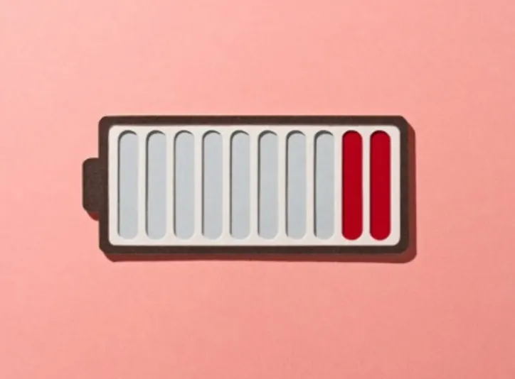 Imagem ilustrativa da imagem Esgotamento mental: por que a sua bateria social acaba no fim do ano?