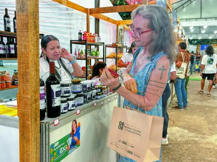 Além de fomentar a comercialização, o projeto busca transformar a realidade da agricultura familiar