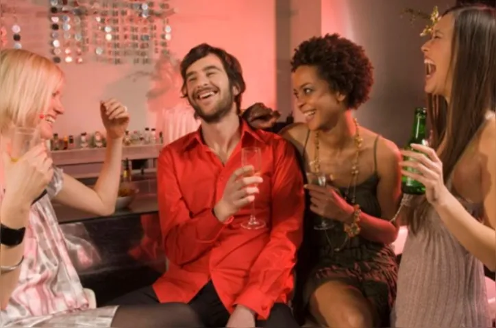 Imagem ilustrativa da imagem Fim de ano sem exageros: riscos do álcool e ultraprocessados