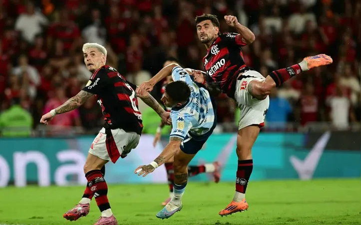 No jogo de ida, o Flamengo venceu o Racing por 1 a 0, no Maraca