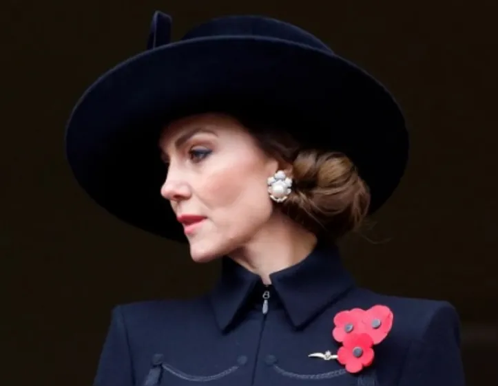 Imagem ilustrativa da imagem Kate Middleton leva “roupa da morte” para todas as viagens: entenda