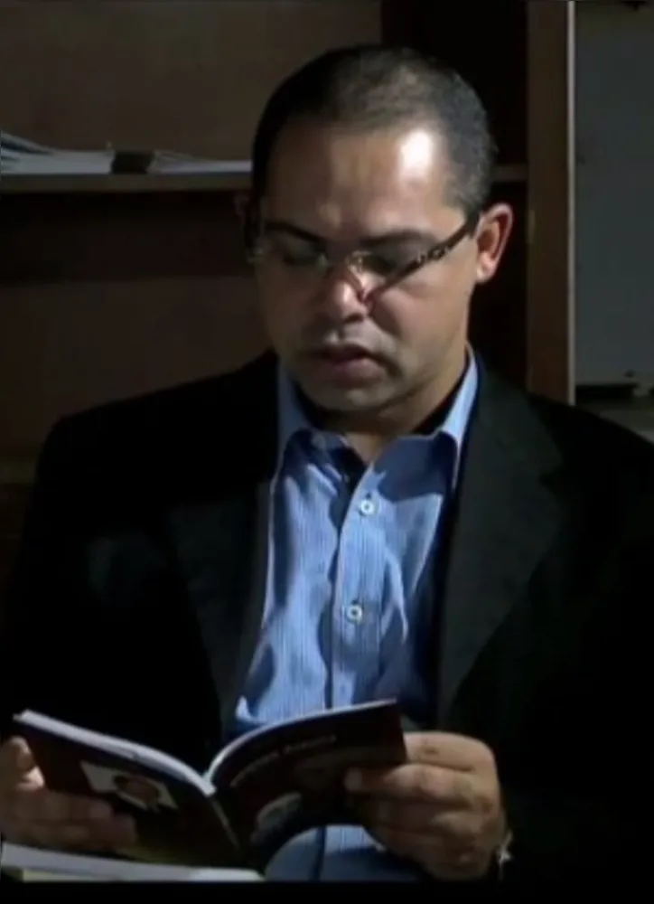 O escritor Olegário Venceslau, de Chã Preta, no interior de Alagoas