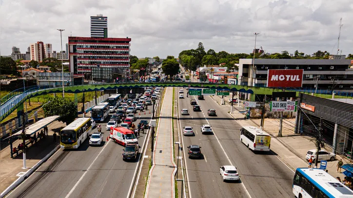 Avenida Fernandes Lima é uma das que registra o maior número de acidentes