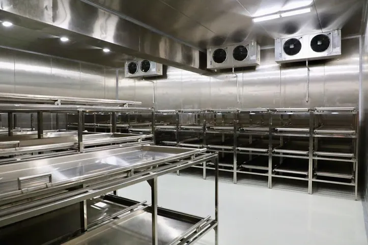 IMLs contam com câmaras frias para fazer o armazenamento de corpos que não são identificados