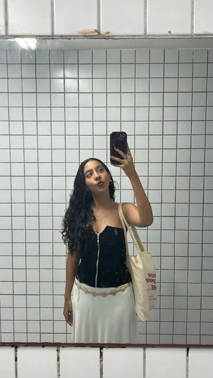 Camila Freitas já garimpou uma bolsa da Carolina Herrera por apenas R$ 1